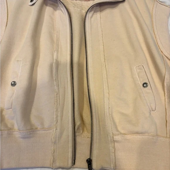 We the Free women’s cream colored sleeveless jacket - Picture 6 of 6